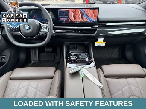 Used 2025 BMW 530i xDrive w/ Premium Package image 4