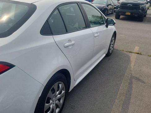 Used 2021 Toyota Corolla LE FWD image 7