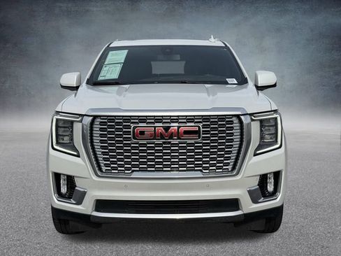 Used 2022 GMC Yukon XL Denali image 9