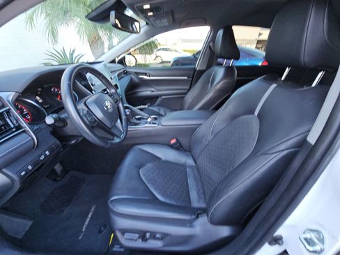 Used 2021 Toyota Camry XSE image 7