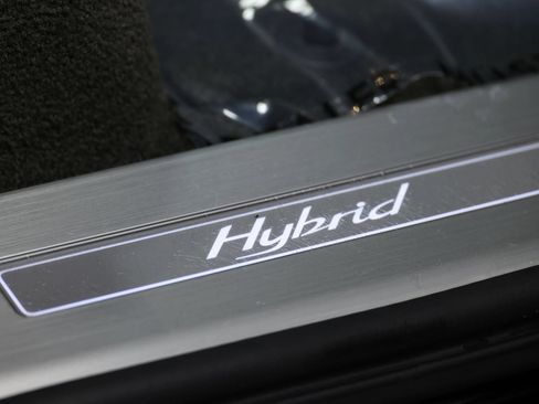 Used 2020 Bentley Bentayga Plug-In Hybrid AWD/4WD image 97