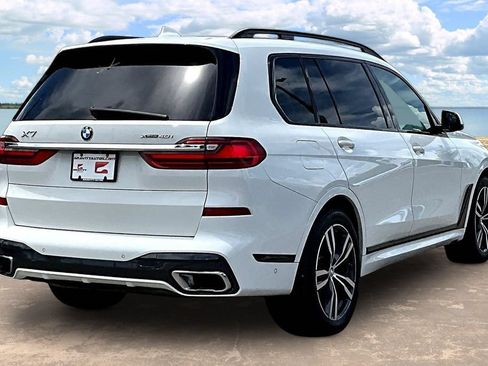 Used 2021 BMW X7 xDrive40i w/ M Sport Package AWD/4WD image 4