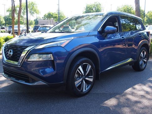 Used 2023 Nissan Rogue SL AWD/4WD image 3