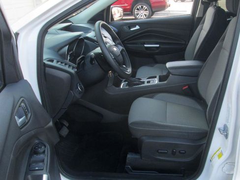 Used 2017 Ford Escape SE image 12