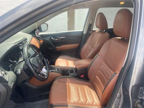 Used 2017 Nissan Rogue SL w/ SL Premium Package FWD image 9