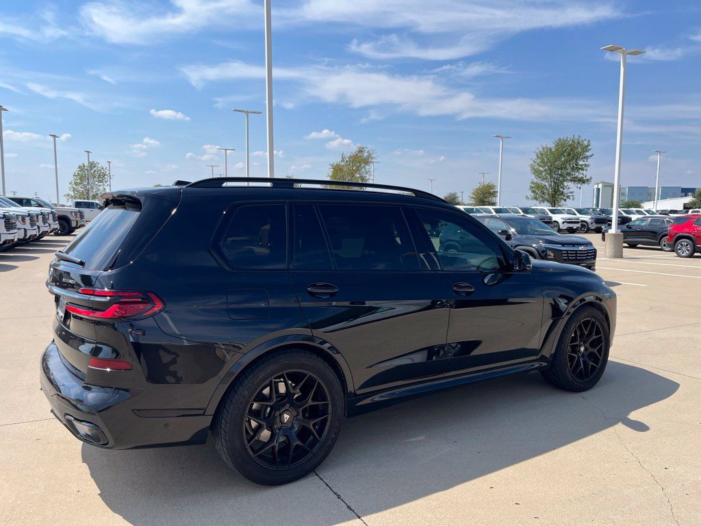Used 2026 BMW X7 xDrive40i AWD/4WD image 4