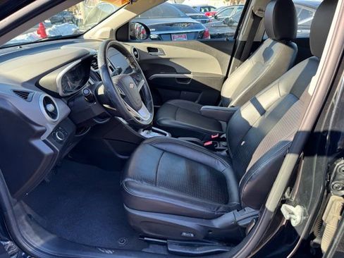 Used 2020 Chevrolet Sonic Premier image 10