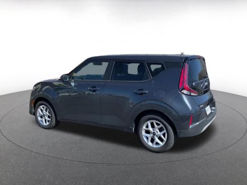Used 2025 Kia Soul LX w/ LX Technology Package image 10