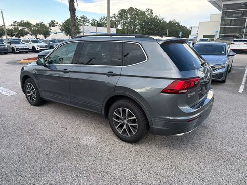 Used 2019 Volkswagen Tiguan SE w/ Panoramic Sunroof Package FWD image 9
