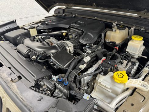 Used 2020 Jeep Gladiator Sport AWD/4WD image 47