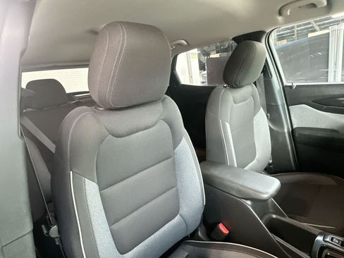 Used 2025 Chevrolet TrailBlazer LT AWD/4WD image 27