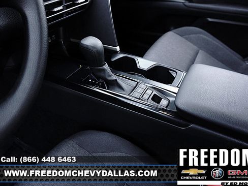 Used 2025 Toyota Camry LE image 27