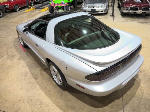 Used 1996 Pontiac Firebird Formula image 16