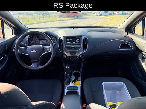 Used 2017 Chevrolet Cruze LT w/ Convenience Package image 7