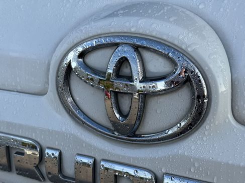 Used 2016 Toyota 4Runner SR5 RWD image 18