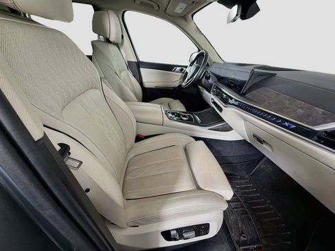 Used 2024 BMW X7 xDrive40i AWD/4WD image 32