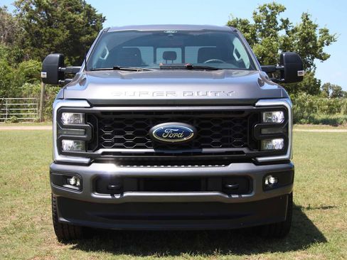 Used 2025 Ford F250 XL w/ STX Appearance Package AWD/4WD image 3