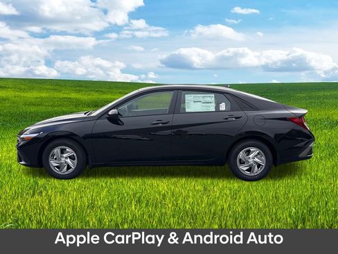 New 2026 Hyundai Elantra SE image 3