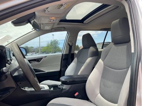 Used 2019 Toyota RAV4 XLE FWD image 29