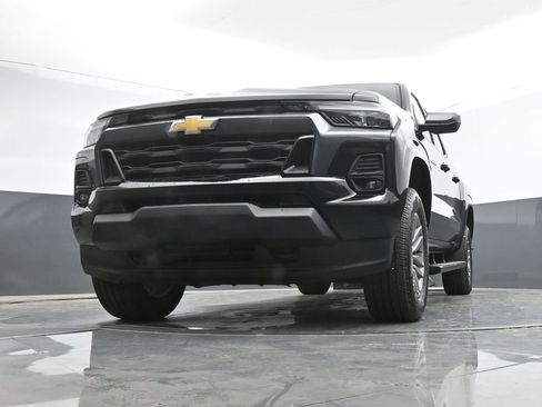 Used 2024 Chevrolet Colorado LT w/ LT Convenience Package III AWD/4WD image 36