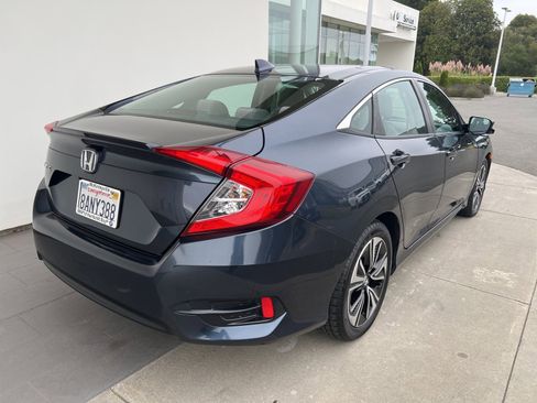 Used 2017 Honda Civic EX-T image 5