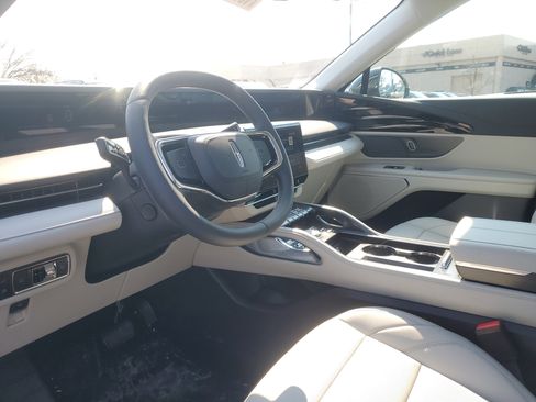 New 2026 Lincoln Nautilus Premier image 12