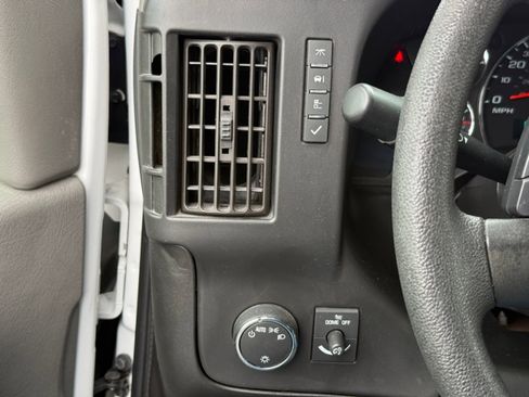 Used 2018 Chevrolet Express 2500 w/ Driver Convenience Package image 30