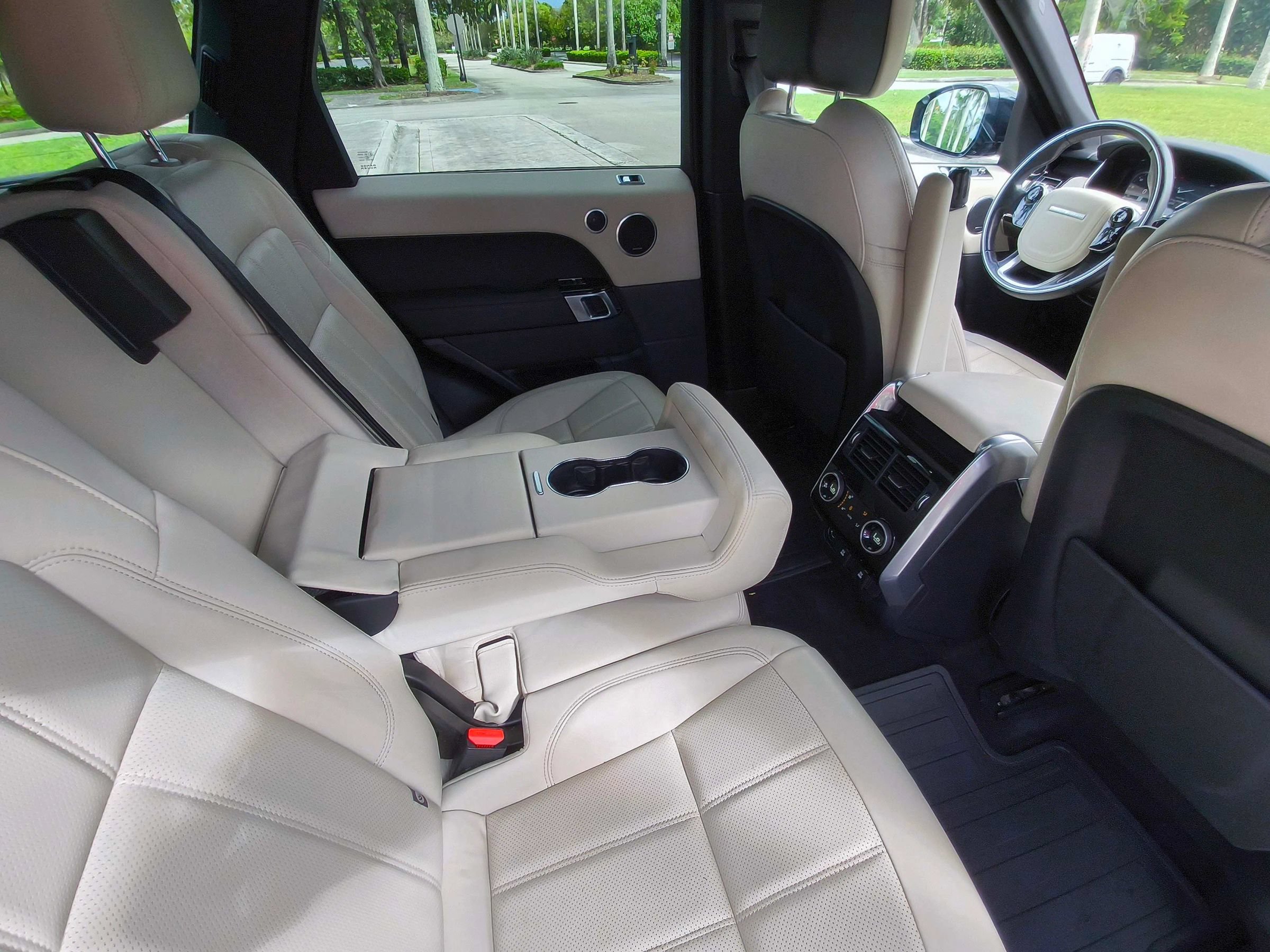 Used 2021 Land Rover Range Rover Sport HSE Silver Edition AWD/4WD image 38