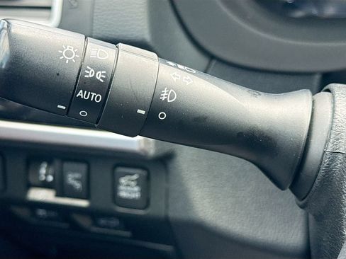 Used 2018 Subaru Forester 2.5i Touring AWD/4WD image 13