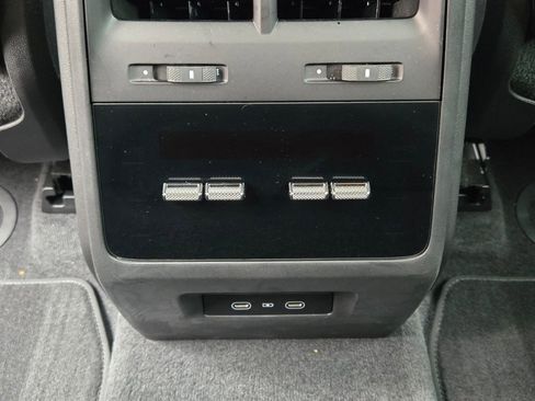 Used 2025 Porsche Macan Electric image 33