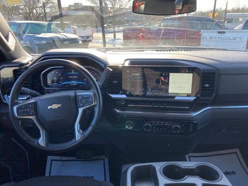 Used 2023 Chevrolet Silverado 1500 LT image 11