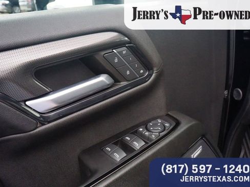 Used 2024 GMC Sierra 2500 AT4 w/ AT4 Preferred Package image 17