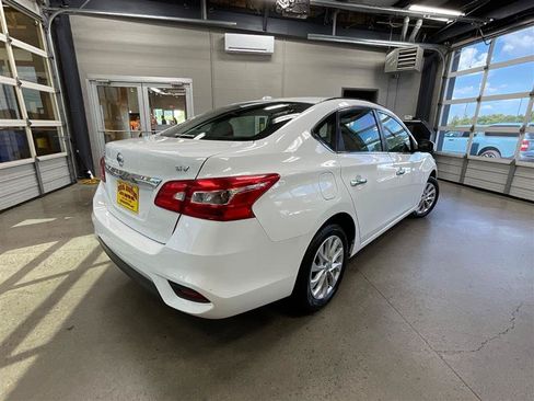 Used 2019 Nissan Sentra SV FWD image 5