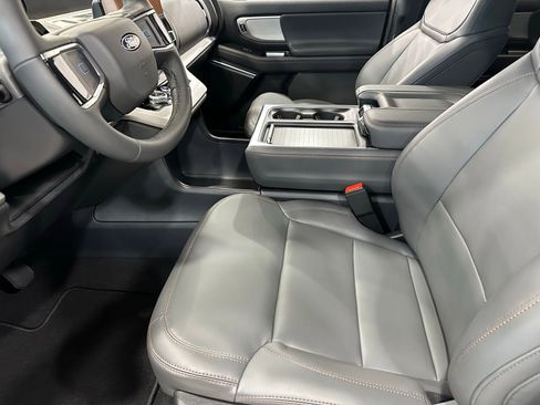 New 2025 Ford Expedition Active image 21