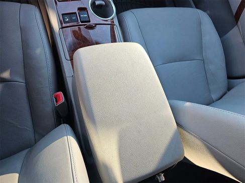 Used 2013 Toyota Highlander Limited image 30