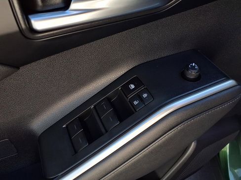 Used 2023 Toyota Highlander XLE image 17