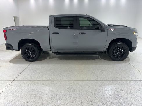 Used 2024 Chevrolet Silverado 1500 LT Trail Boss w/ Convenience Package II AWD/4WD image 6