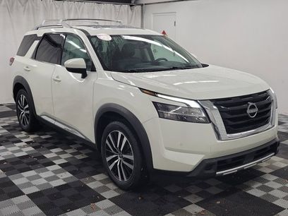 Used 2023 Nissan Pathfinder Platinum w/ Cargo Package