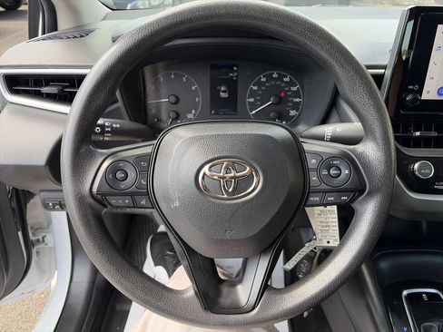 Used 2023 Toyota Corolla LE image 11