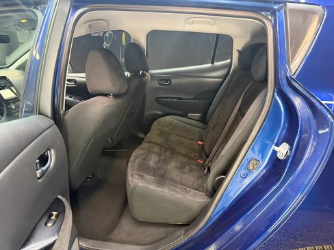 Used 2017 Nissan Leaf SV w/ Premium Package image 20