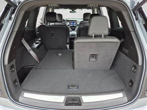 Used 2024 Cadillac XT6 Premium Luxury FWD image 6