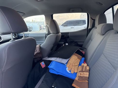 Used 2022 Toyota Tacoma SR5 image 10