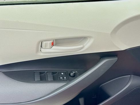 Used 2026 Toyota Corolla LE w/ LE Premium Package FWD image 17