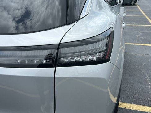 Certified 2025 Nissan Murano SV AWD/4WD image 13