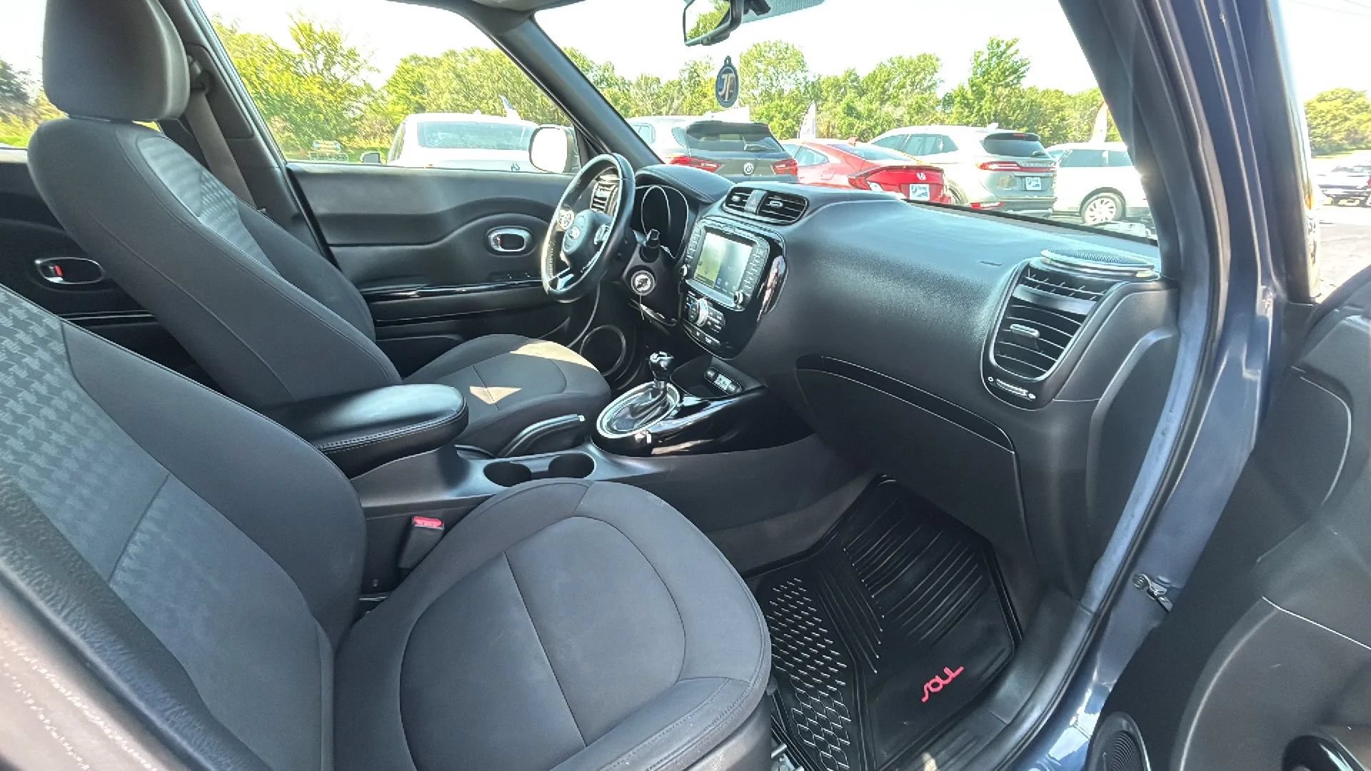 Used 2015 Kia Soul ! w/ Sun & Sound Package FWD image 30