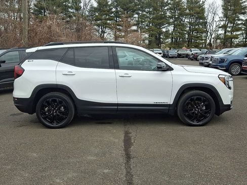 Certified 2022 GMC Terrain SLT w/ Infotainment Package II image 7