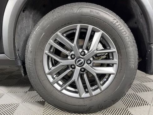 Used 2025 Nissan Rogue S image 14