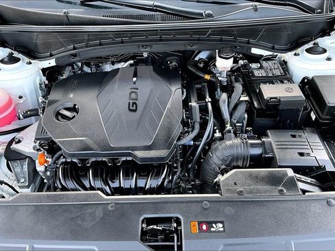 Used 2025 Hyundai Tucson SE image 10