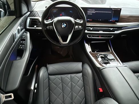 Used 2024 BMW X5 xDrive40i w/ Premium Package image 16