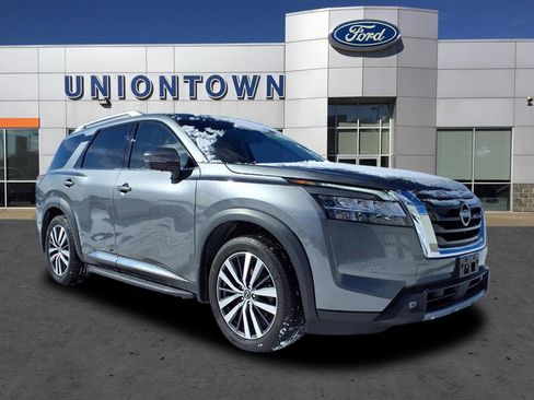 Used 2022 Nissan Pathfinder Platinum w/ Cargo Package image 1